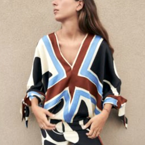 Zara Tops - Tied printed blouse